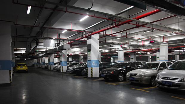 城市小區(qū)地下停車場(chǎng)的收費(fèi)權(quán) 物業(yè)公司能否隨意定價(jià)？